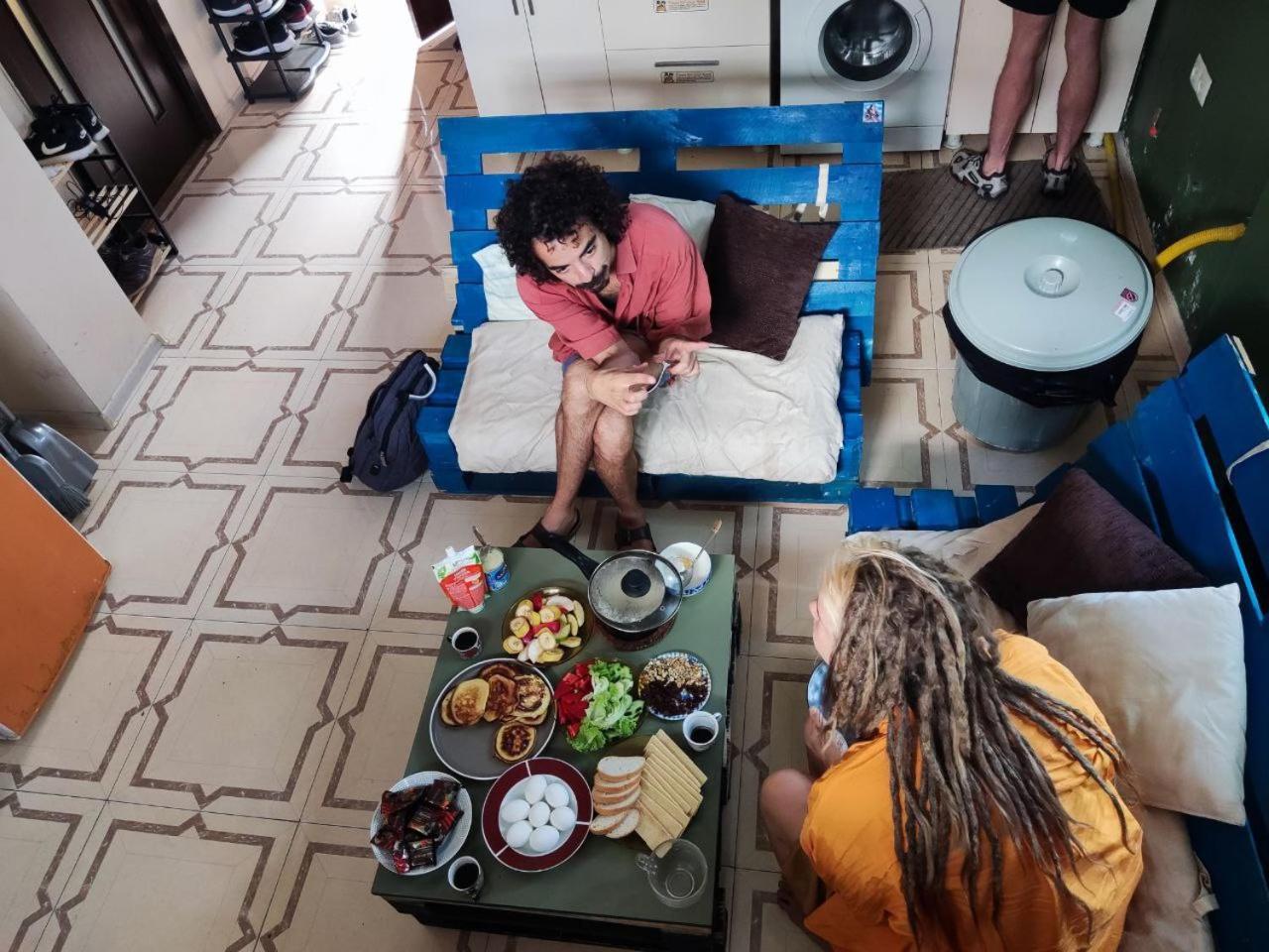 Harmony Backpackers Hostel Batumi Phòng bức ảnh